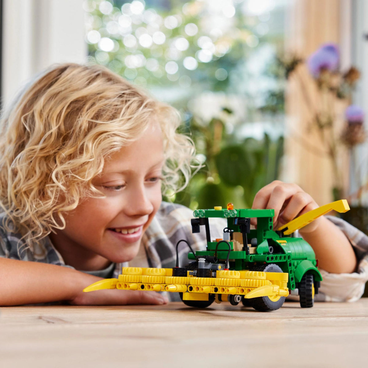 LEGO Technic: John Deere 9700 Forage Harvester (42168)